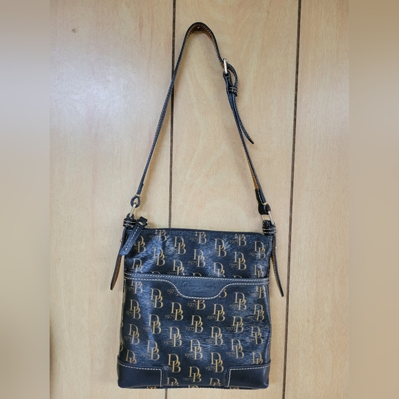 Dooney and Bourke Shoulder Bag - Picture 11 of 12